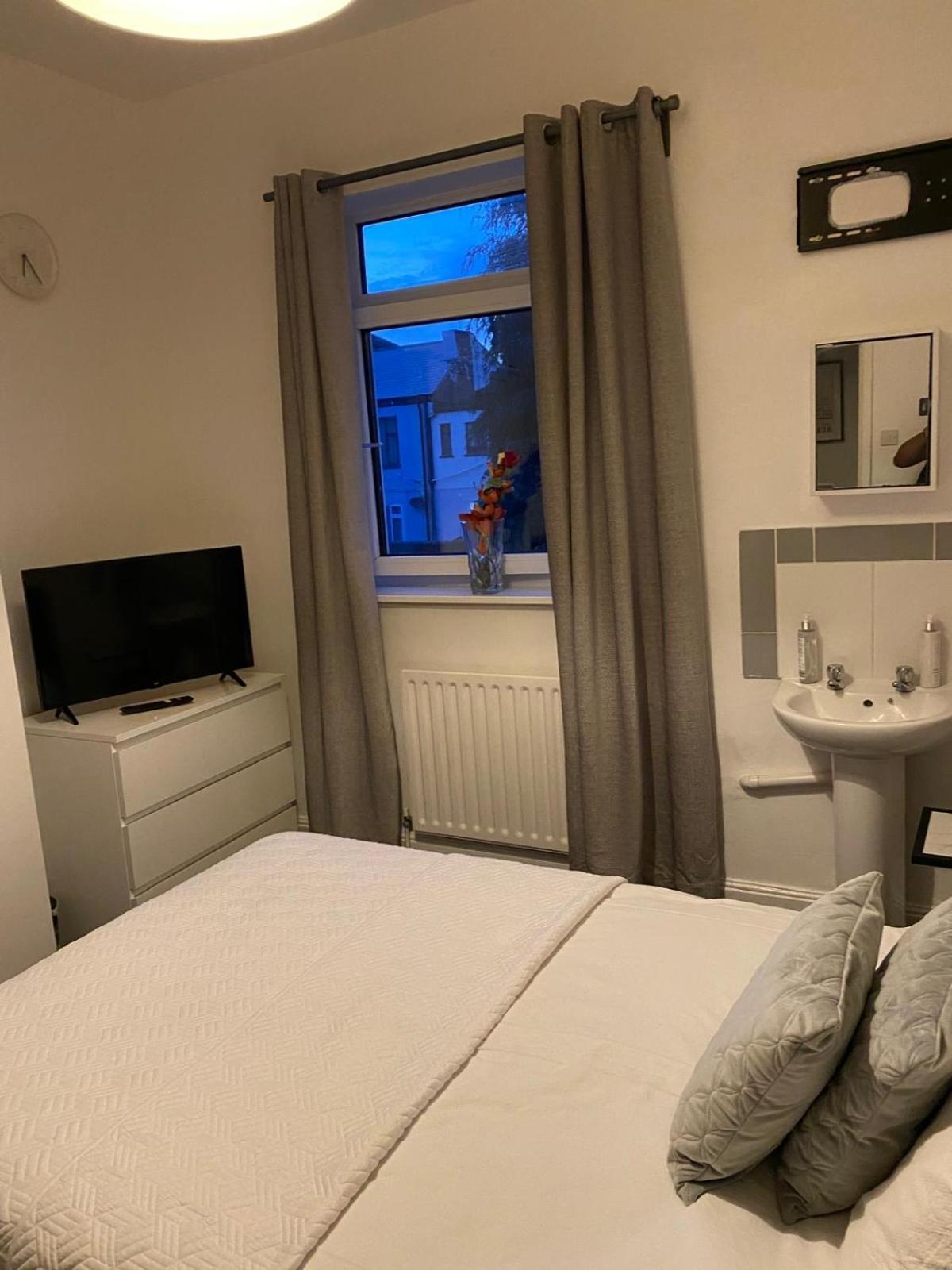 Precise Homes Ltd Wolverhampton Bagian luar foto